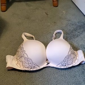 Cacique smooth boost plunge underwire bra